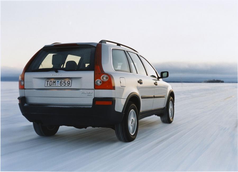  Volvo XC90 2010 года  (фото 6 из 17)
